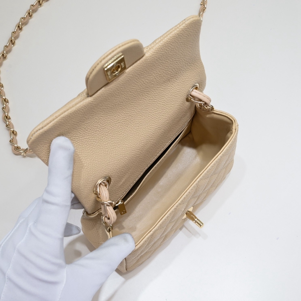 シャネルバッグ着用イメージ